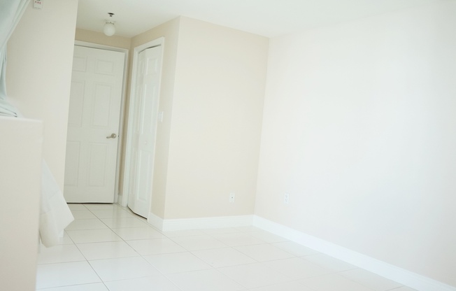 1 bed, 1.5 baths, 939 sqft, $2,800, Unit Unit 517