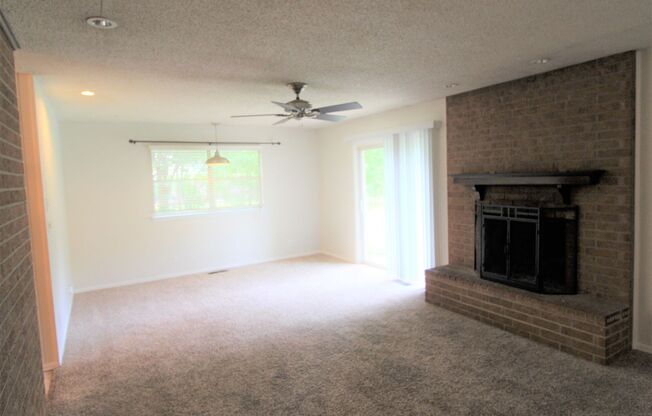 3 beds, 2 baths, $1,450