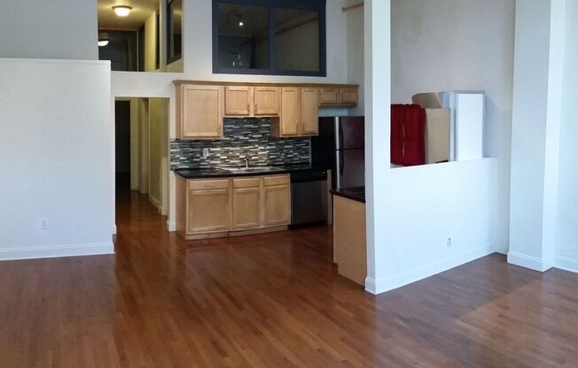 2 beds, 1 bath, $1,600, Unit #1