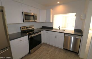 2 beds, 2 baths, $1,500, Unit Unit 40