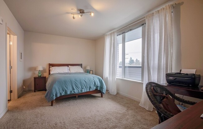 2 beds, 2 baths, 1,198 sqft, $2,725, Unit 01-417