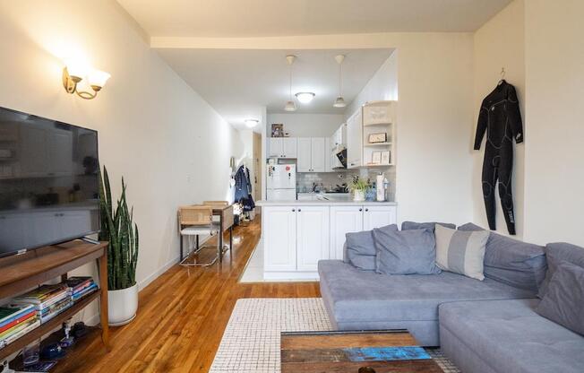 124 2 AVE
