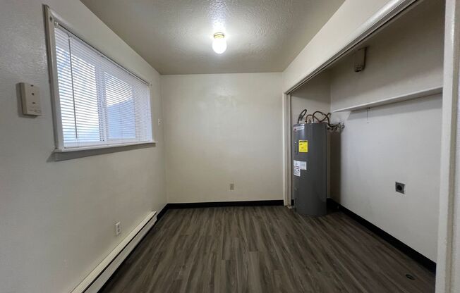 2 beds, 1 bath, $925, Unit 1150 McKinley Ave