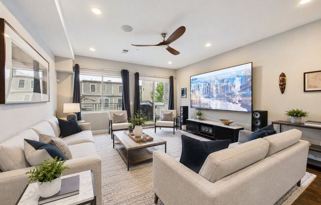 Philly Magazine-Featured Luxury 3 Bed Condo with Huge Roof Deck & Skyline Views