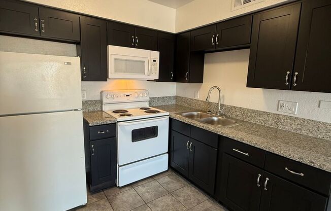 2 beds, 1 bath, 750 sqft, $950, Unit 209