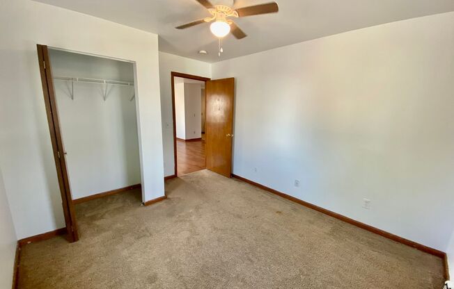 3 beds, 1 bath, $1,550, Unit 5