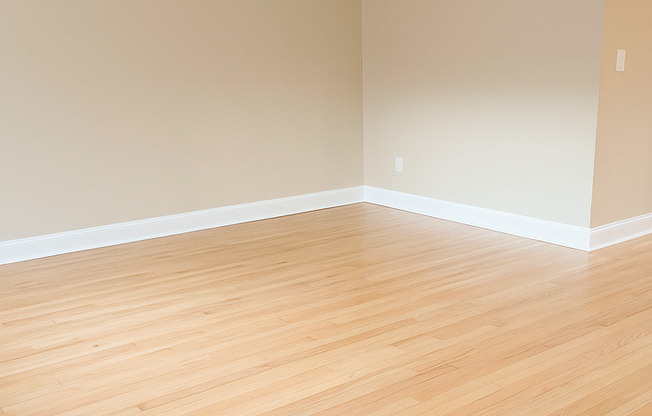 2 beds, 1 bath, 750 sqft, $2,095, Unit D-05