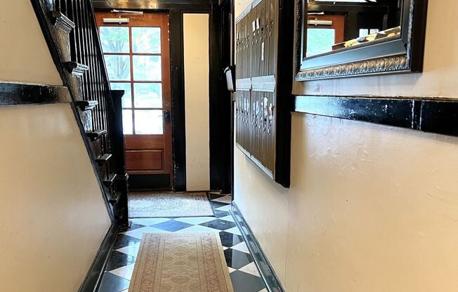 1 bed, 1 bath, 750 sqft, $1,925, Unit 873-11