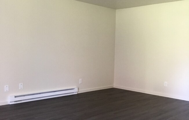 1 bed, 1 bath, 550 sqft, $1,100, Unit 11