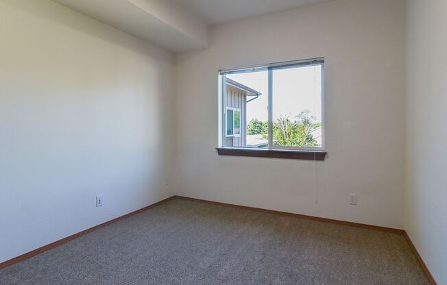 2 beds, 1 bath, $1,700, Unit 305