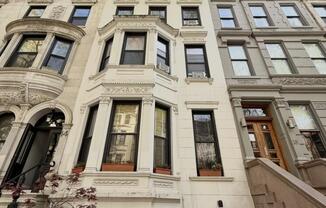 16 W 95 ST