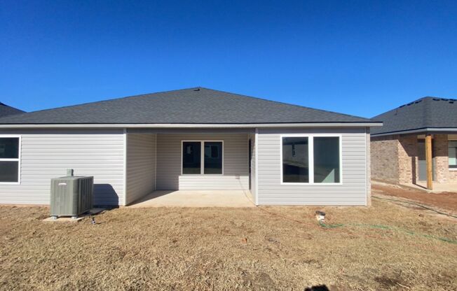 4 beds, 2 baths, $1,895