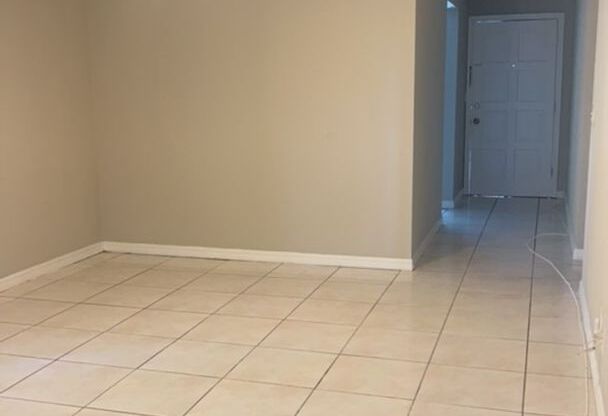 2 Bedroom, 2 bathroom condo For Rent in Town N Country!