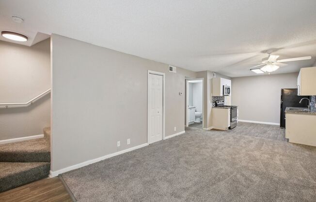 2 beds, 1.5 baths, 980 sqft, $1,425, Unit 972