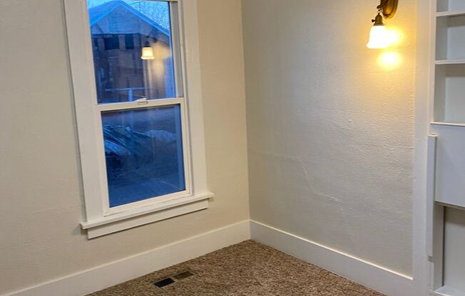 2 beds, 1 bath, $1,625