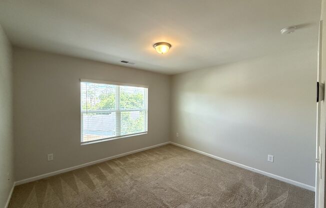 3-Story Townhome in Pleasant Grove!