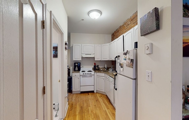 2 beds, 1 bath, 750 sqft, $3,695, Unit 11