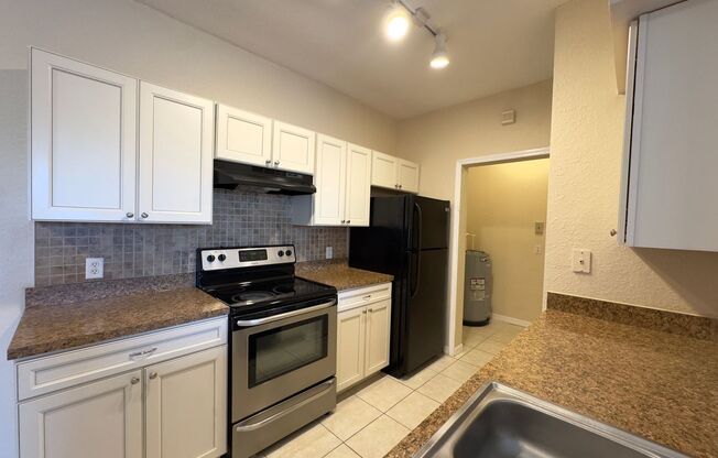 Upgraded, One Bedroom/One Bath Visconti Condo with 1-Car Garage!