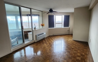 2 beds, 1 bath, 840 sqft, $1,700, Unit 518