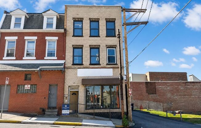 810 Amity Street