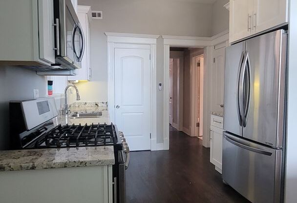 3 beds, 1 bath, 1,100 sqft, $1,600, Unit 2