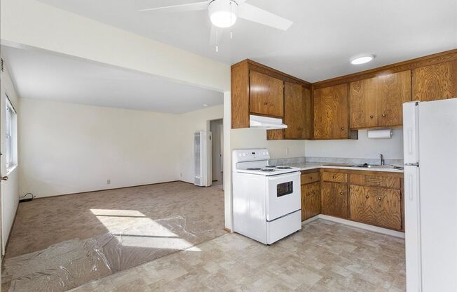 2 beds, 1 bath, $2,200, Unit 2221 San Antonio Ave #J