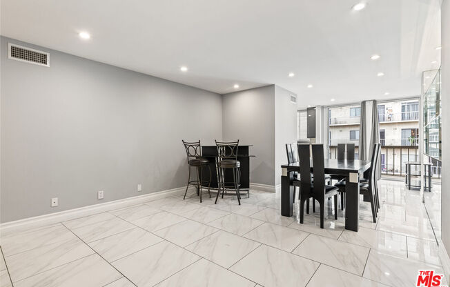 1 bed, 2 baths, 1,076 sqft, $3,750, Unit 1103