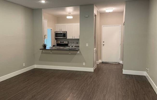 467 S 8 ST