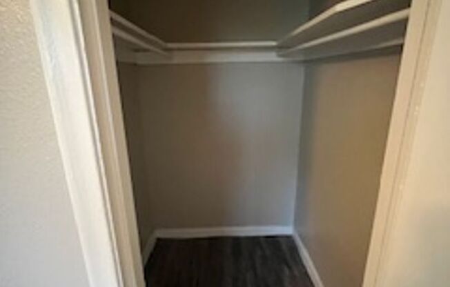 2 beds, 1 bath, 800 sqft, $1,440, Unit 1809-105
