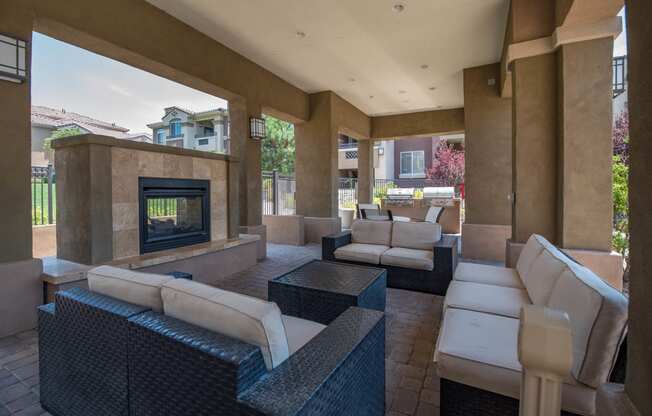Outdoor Lounge at Broadstone Towne Center, Albuquerque