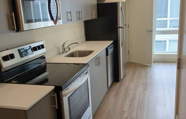 Studio, 1 bath, 257 sqft, $1,169, Unit 708