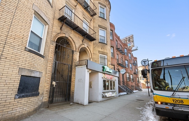 754 HUNTINGTON AVE