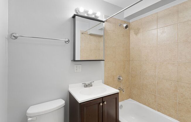 1 bed, 1 bath, 446 sqft, $1,700, Unit 210