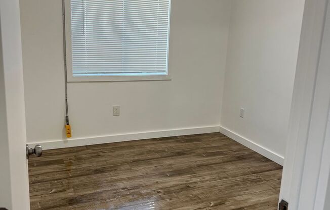 2 beds, 1 bath, $2,050, Unit 3/4a