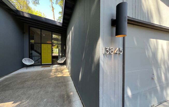 Midcentury modern 4-bedroom, 3-bathroom home tucked into Beaverton’s Highland neighborhood