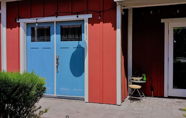 959 South Ash Avenue