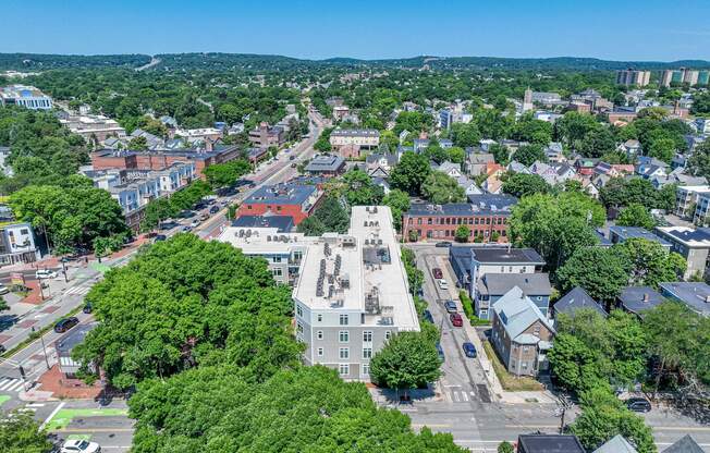 A bird's eye view of the property and surrounding area at 7 Cameron Apartments, Cambridge, MA, 02140