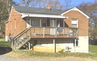 *  RE-RENTAL AVAILABLE 10/17/25  * 2 Bedroom 1 Bath Duplex