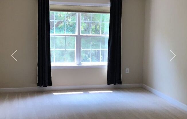 Nice end unit townhouse in waterfront community