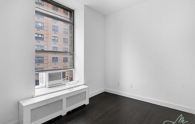 2 beds, 1 bath, $6,300, Unit 4B