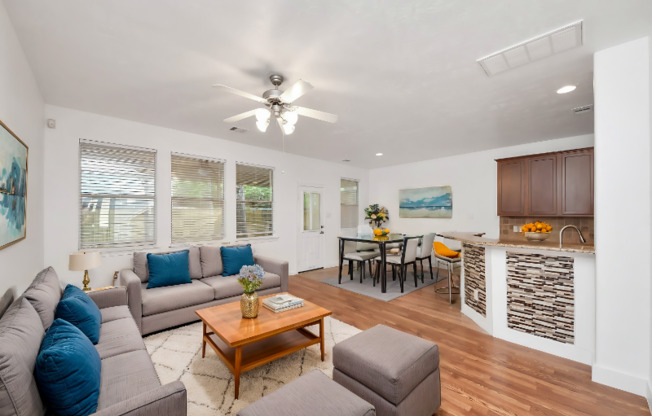 6 WHITEKIRK PL