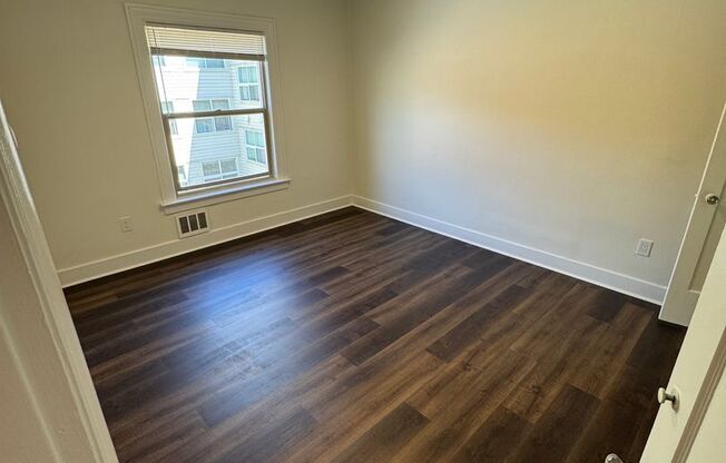 2 beds, 1 bath, 685 sqft, $1,920, Unit 424