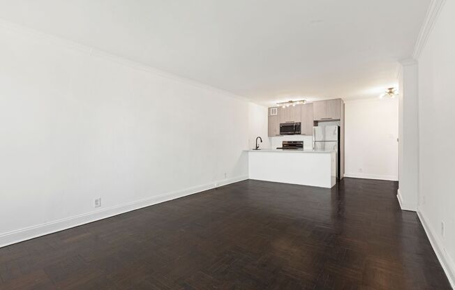 1 bed, 1 bath, 732 sqft, $5,600, Unit 010A