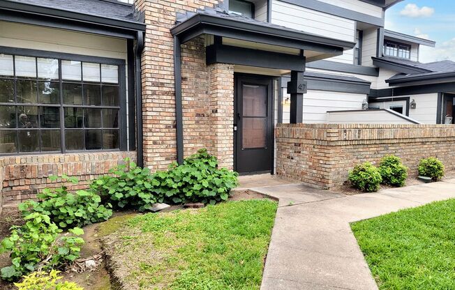 Modern and Cozy 2/BR 2/BA Home in Gated Community!