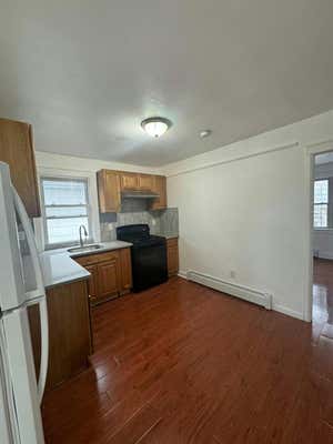 2 beds, 1 bath, 608 sqft, $2,800