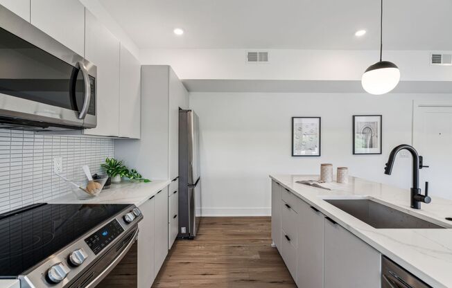 1 bed, 1 bath, 750 sqft, $1,525, Unit 312