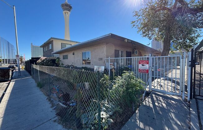 Modern 1Bed/1Bath Apartment in the Heart of Downtown- MOVE IN SPECIAL- 1/2 OFF FIRST MONTHS RENT!