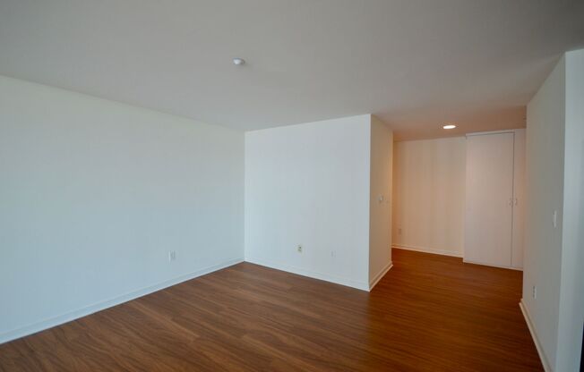 2 beds, 2 baths, $3,950, Unit Unit 1604