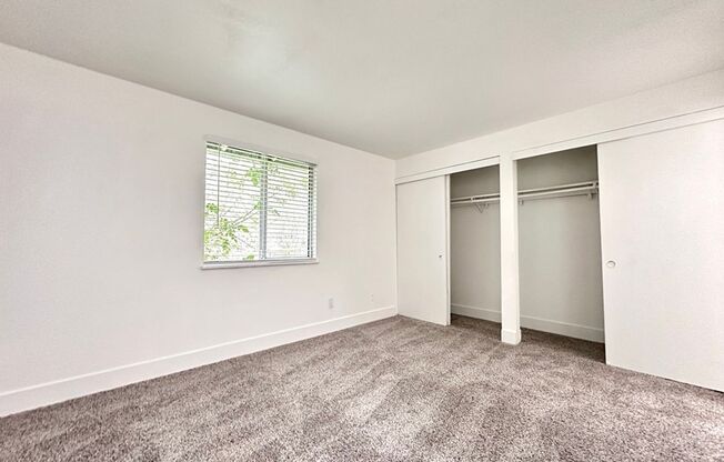 3 beds, 1.5 baths, 1,082 sqft, $1,925, Unit 16