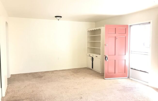 1 bed, 1 bath, 620 sqft, $2,000